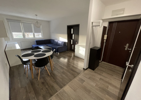 Na prenájom 2 izb. byt Bánovce n/B s loggiou