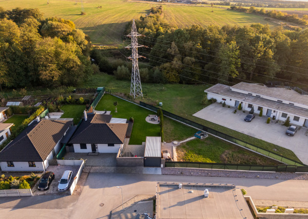 Na predaj novostavba 4-izbového luxusného rodinného domu v obci Dulova Ves – Vlčie doly