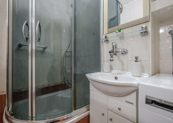 Na predaj slnečný 4-izbový byt na Námestí Kráľovnej pokoja v Prešove