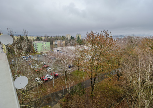 Na predaj slnečný 4-izbový byt na Námestí Kráľovnej pokoja v Prešove