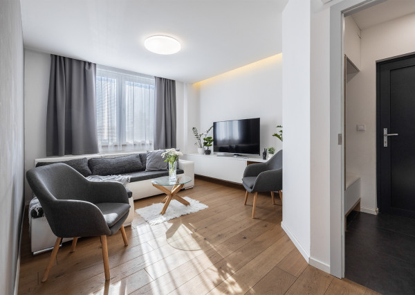 Na predaj slnečný 3-izbový byt v centre mesta Snina