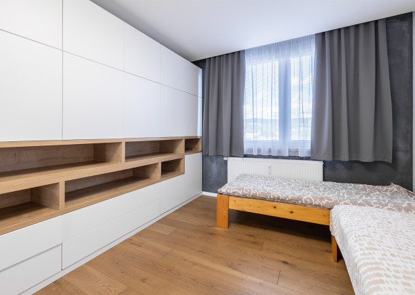 Na predaj slnečný 3-izbový byt v centre mesta Snina