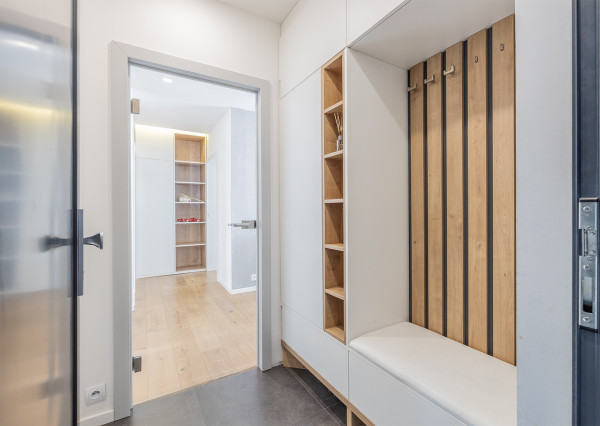 Na predaj slnečný 3-izbový byt v centre mesta Snina