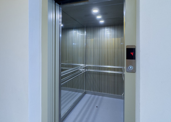 Na prenájom luxusný 2-izbový byt s balkónom a parkovacím státím vo vyhľadávanej lokalite v Prešove