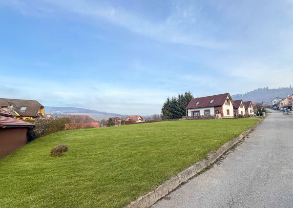 Na predaj veľkorysý pozemok pre rodinný dom v obci Heľpa