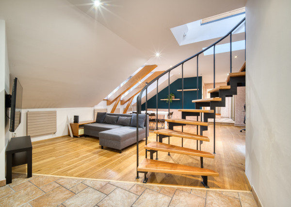 Na predaj netradičný loftový mezonet v srdci Starého Mesta