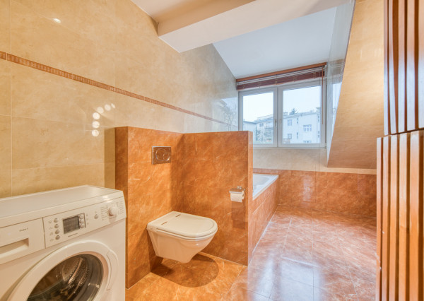 Na predaj netradičný loftový mezonet v srdci Starého Mesta