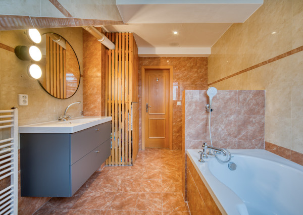 Na predaj netradičný loftový mezonet v srdci Starého Mesta