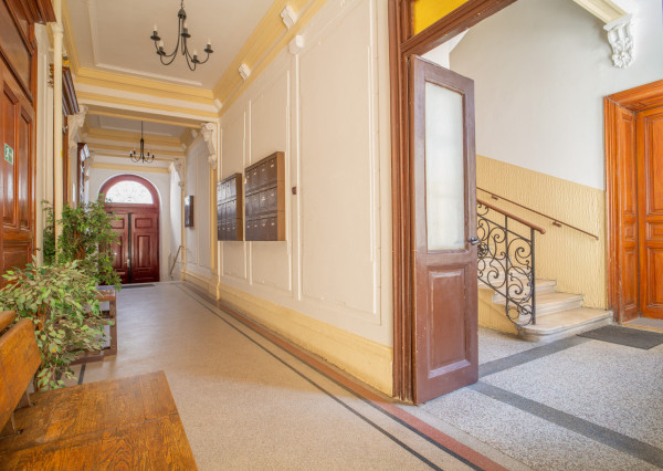 Na predaj netradičný loftový mezonet v srdci Starého Mesta