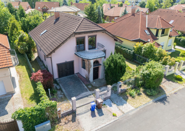Na predaj poschodová 6-izbová vila v srdci Dunajskej Stredy