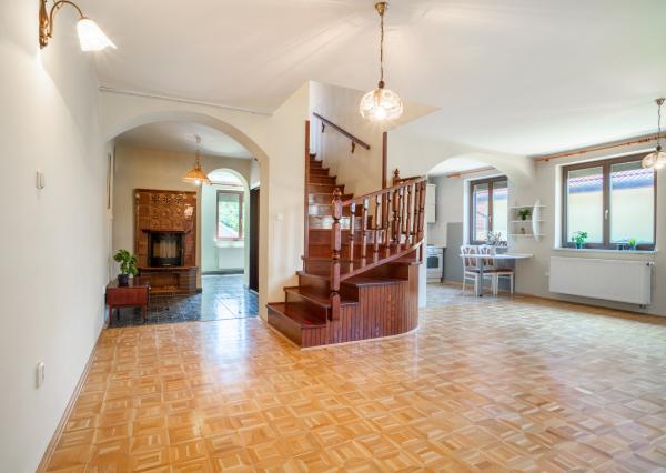 Na predaj poschodová 6-izbová vila v srdci Dunajskej Stredy