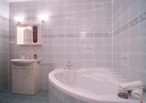 Na predaj poschodová 6-izbová vila v srdci Dunajskej Stredy