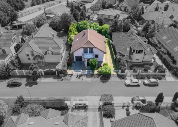 Na predaj poschodová 6-izbová vila v srdci Dunajskej Stredy