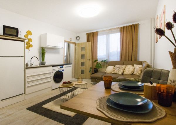 Na predaj investičný 1-izbový  byt Bratislave-Dúbravka