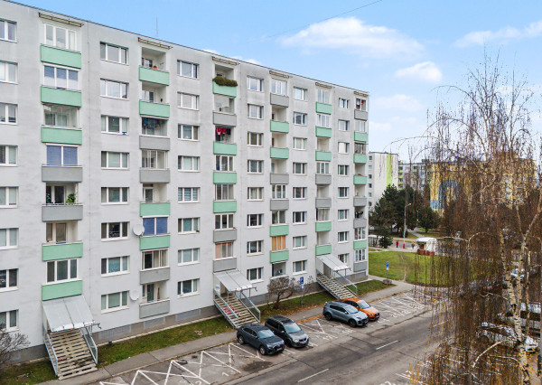 Na predaj priestranný 3-izbový byt v Martine - Zaturčie