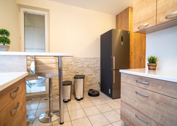 Na prenájom 3-izbový byt s garážou v Nitre - Čermáň