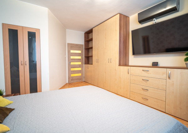 Na prenájom 3-izbový byt s garážou v Nitre - Čermáň