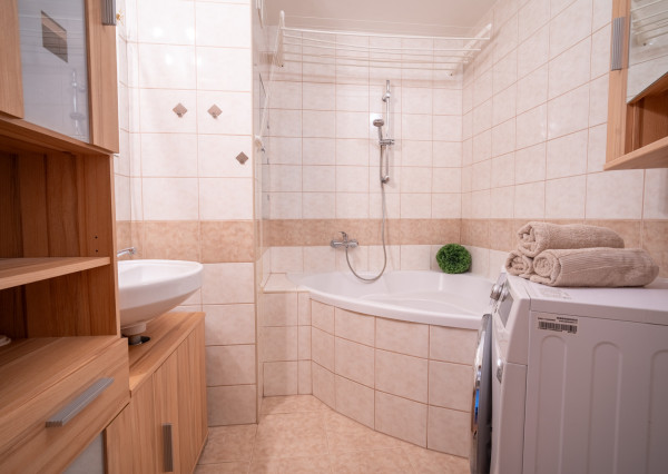 Na prenájom 3-izbový byt s garážou v Nitre - Čermáň