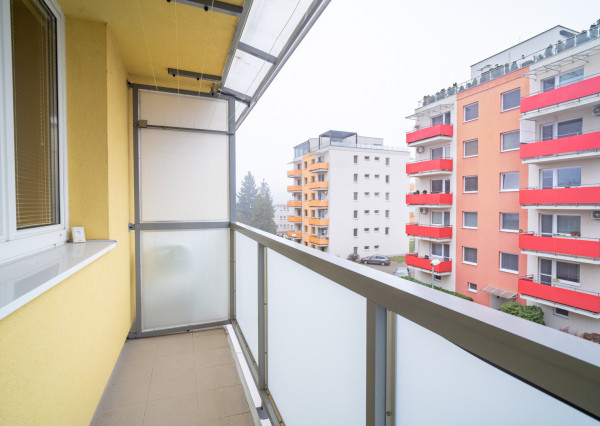 Na prenájom 3-izbový byt s garážou v Nitre - Čermáň