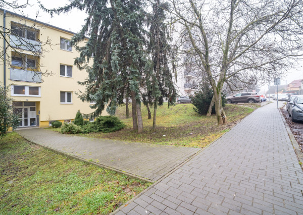 Na prenájom 3-izbový byt s garážou v Nitre - Čermáň