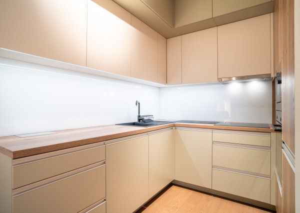 Na prenájom 2-izbový byt so šatníkom v Eurovea Tower – Bratislava