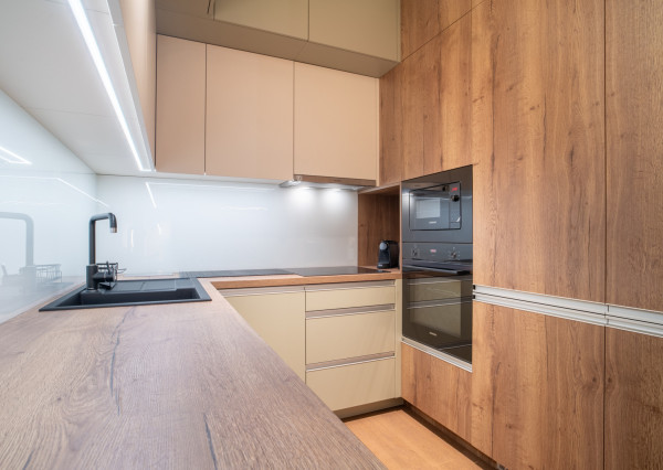 Na prenájom 2-izbový byt so šatníkom v Eurovea Tower – Bratislava