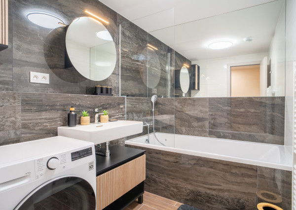 Na prenájom 2-izbový byt so šatníkom v Eurovea Tower – Bratislava