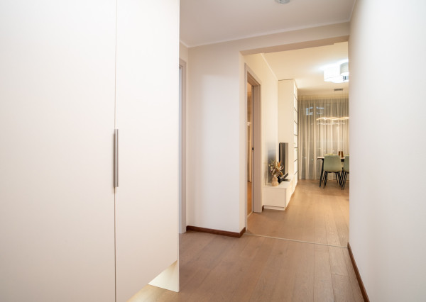 Na prenájom 2-izbový byt so šatníkom v Eurovea Tower – Bratislava