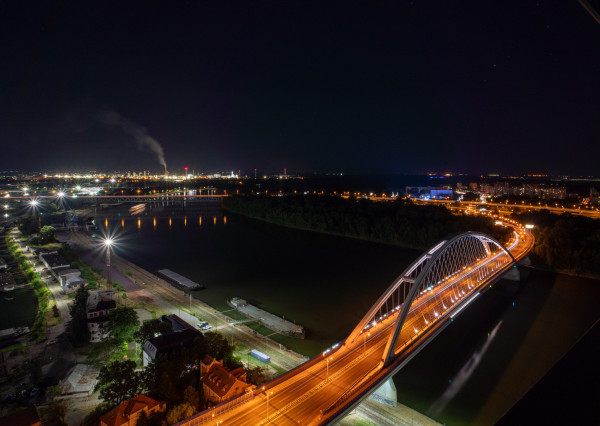 Na prenájom 2-izbový byt so šatníkom v Eurovea Tower – Bratislava
