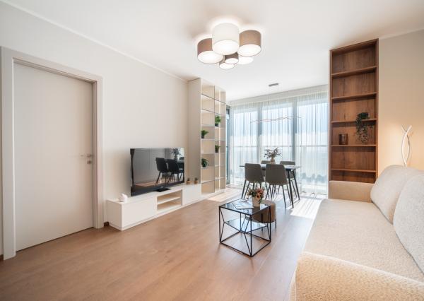 Na prenájom 2-izbový byt so šatníkom v Eurovea Tower – Bratislava