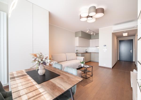 Na prenájom 2-izbový byt so šatníkom v Eurovea Tower – Bratislava