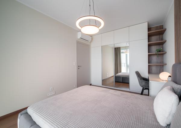 Na prenájom 2-izbový byt so šatníkom v Eurovea Tower – Bratislava