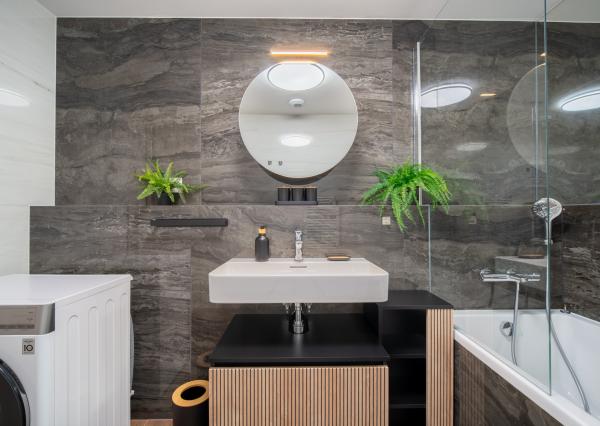 Na prenájom 2-izbový byt so šatníkom v Eurovea Tower – Bratislava