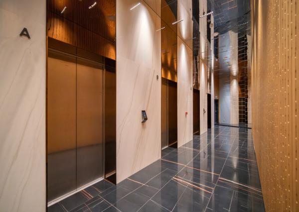 Na prenájom 2-izbový byt so šatníkom v Eurovea Tower – Bratislava