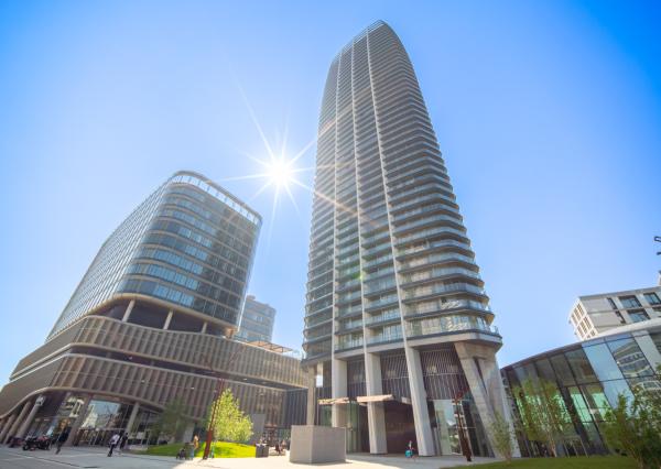 Na prenájom 2-izbový byt so šatníkom v Eurovea Tower – Bratislava