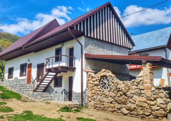 Opäť u nás !!! EXKLUZÍVNE  V PONUKE na predaj dobová chalúpka v Čiernej Lehote