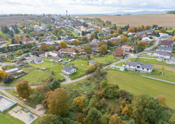 Exkluzívne iba u nás na predaj stavebný pozemok 1251m2 , Brezolupy