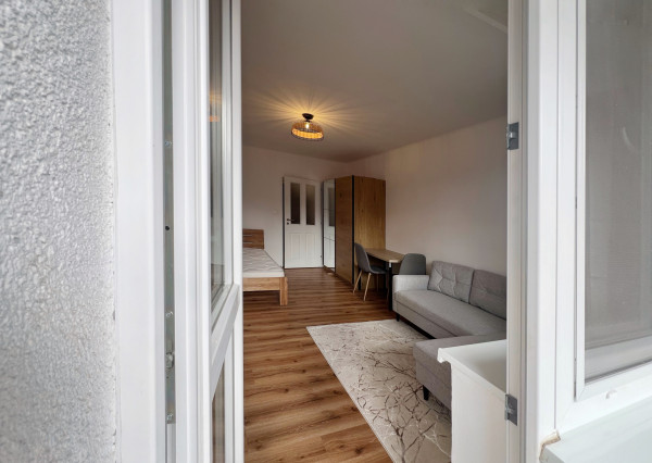 Na prenájom zrekonštruovaný 1-izbový byt, Nové Mesto - Bratislava