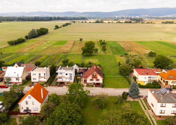 Nová znížená cena! Na predaj 5-izbový rodinný dom s veľkou záhradou v Novej Vsi nad Váhom