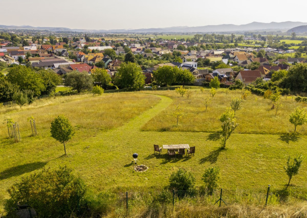 Na predaj impozantný rodinný dom v Ivanovciach