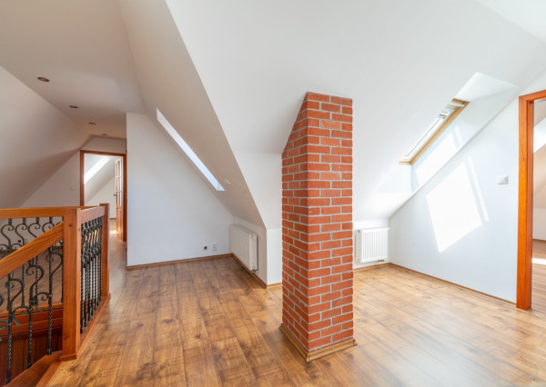 Na predaj impozantný rodinný dom v Ivanovciach