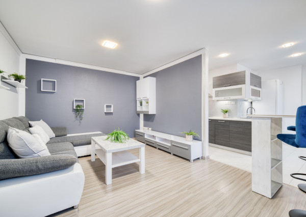 Na prenájom kompletne zariadený 2-izbový byt v centre Malaciek