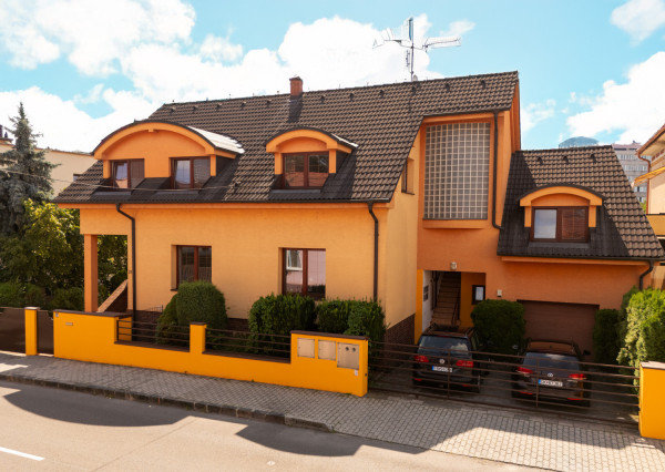 Na predaj rodinný dom s pozemkom a investičným potenciálom v Trenčíne