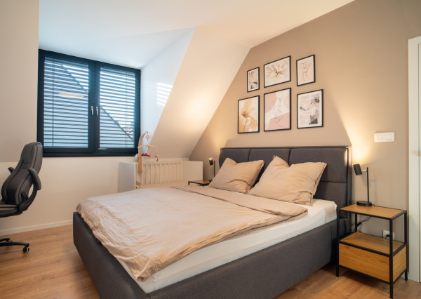 Na prenájom štýlový 3-izbový mezonet v historickom centre Trnavy