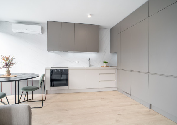 Na prenájom exkluzívny 2-izbový byt s terasou v centre Bratislavy