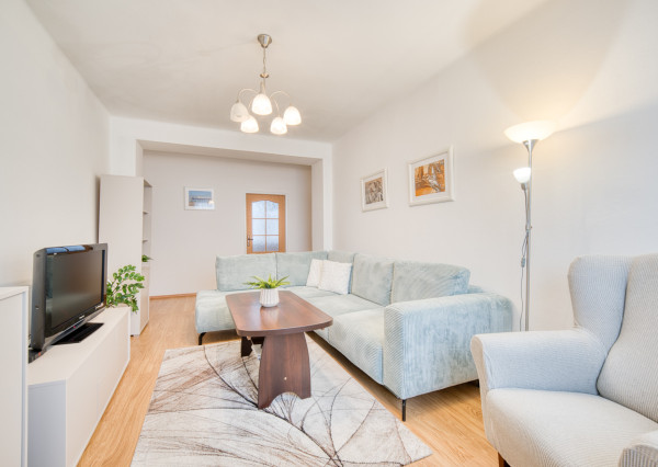 Na predaj priestranný 3-izbový byt v Malackách