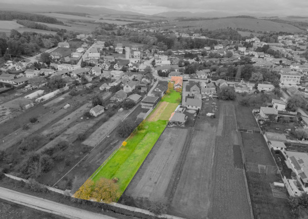 Na predaj rodinný dom so slnečným pozemkom-Veľké Chlievany