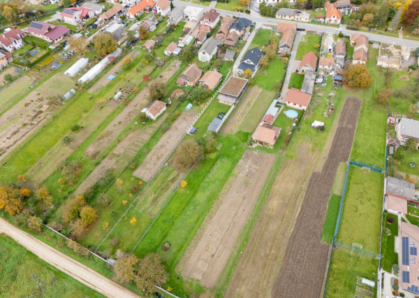 Na predaj rodinný dom so slnečným pozemkom-Veľké Chlievany