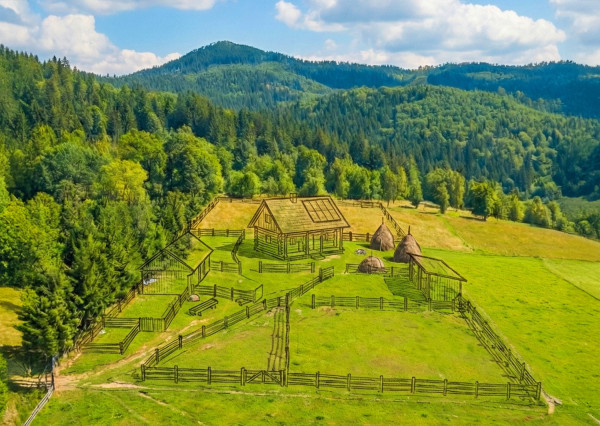 Na predaj rovinatý pozemok v obci Šútovo