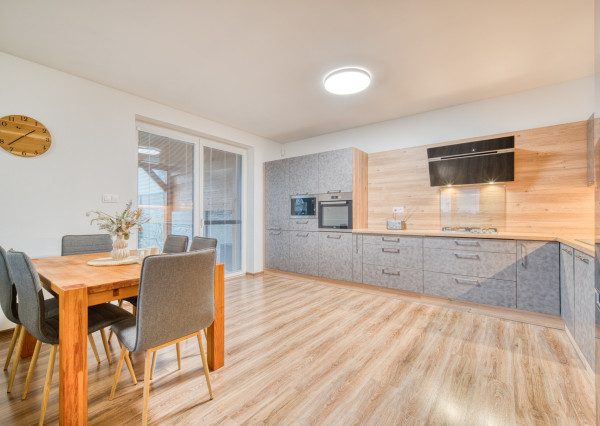 Na predaj príjemný 4-izbový byt v pokojnej časti Tomášova